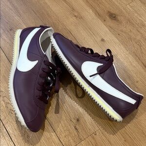 Nike Women's Sneakers in Burgundy and White size 6